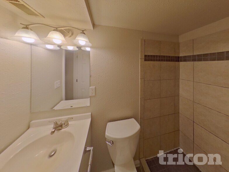Building Photo - 4868 Irving Dr