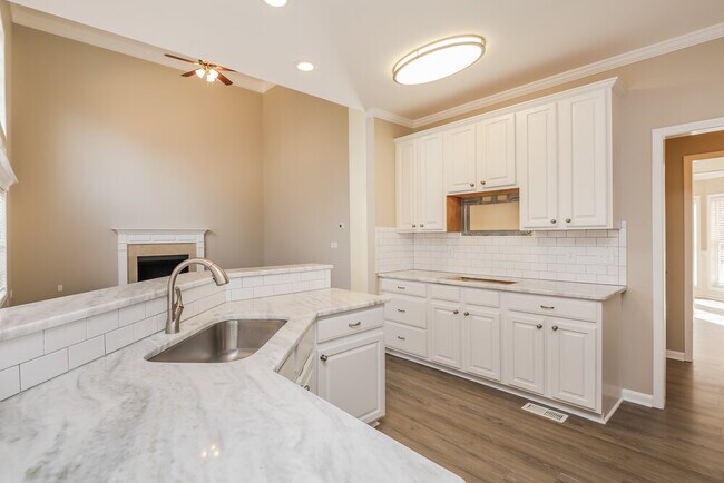 Building Photo - 2609 Democracy Dr