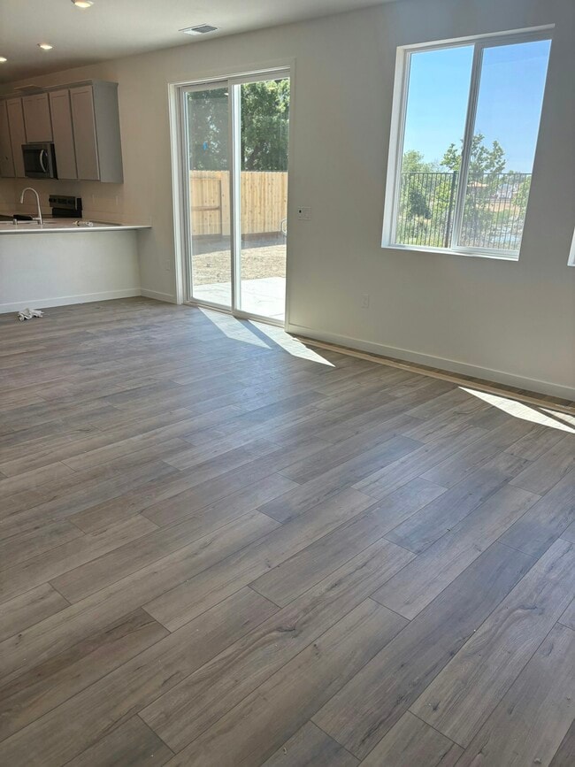 Building Photo - 7811 Silver Pond Wy