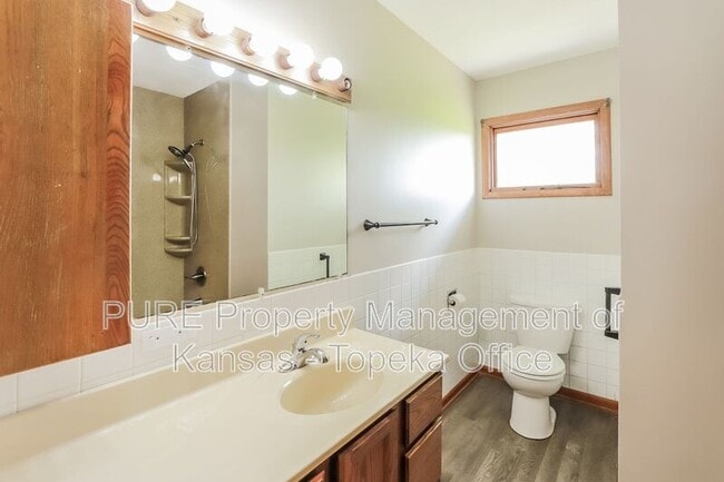 Building Photo - 3445 SE 45th St