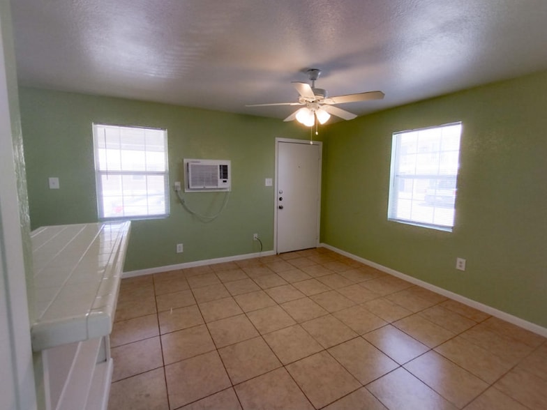 Building Photo - 1204 Bundrant Dr