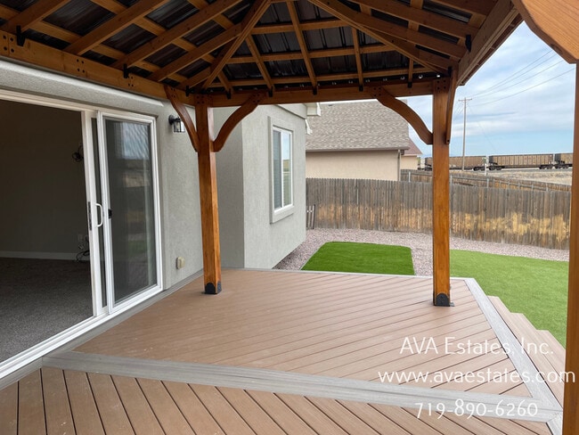 Building Photo - 2403 Sunrise Ln