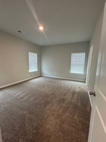 Building Photo - 120 Mary Caudle Way