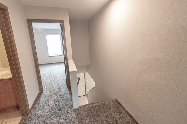 Building Photo - 3611 Zinnia Dr