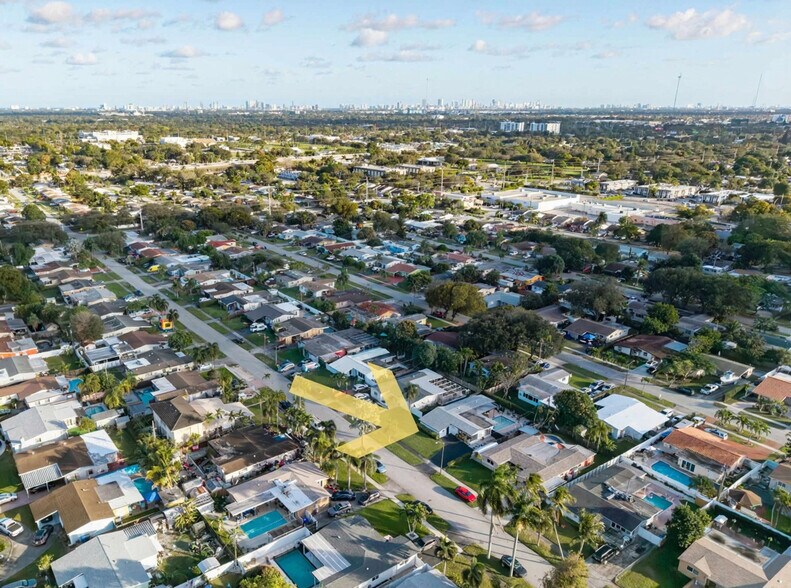 Building Photo - 6540 Park St