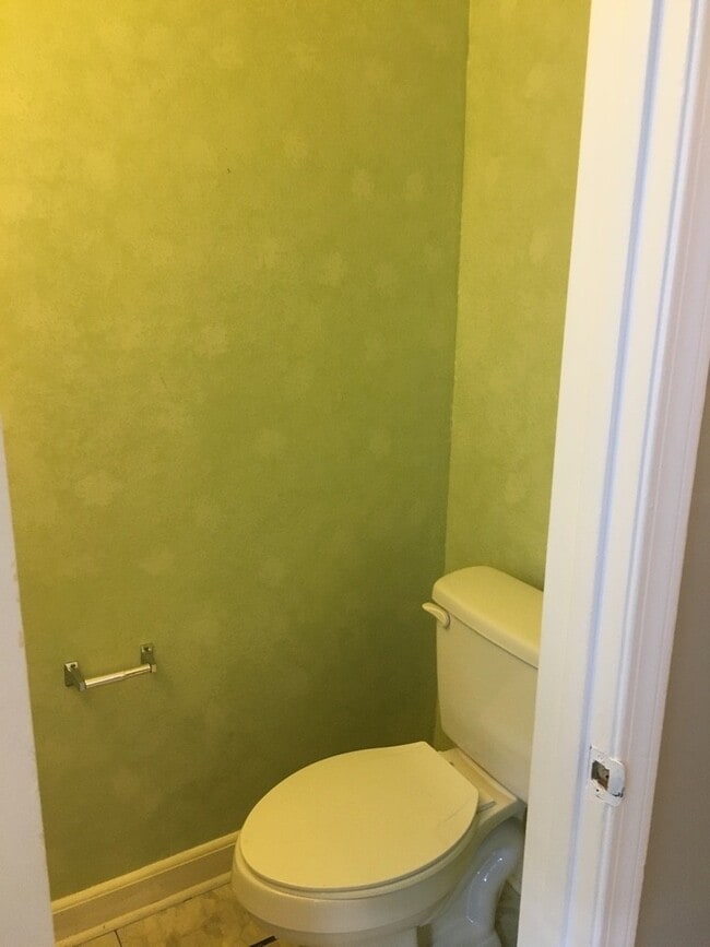Building Photo - 2 Bedroom/1.5 Bath Condo for Rent! $1,300....
