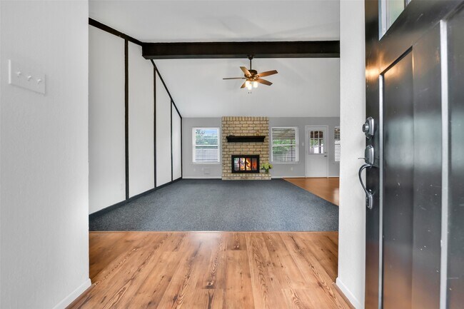 Building Photo - 11110 Sagecountry Dr