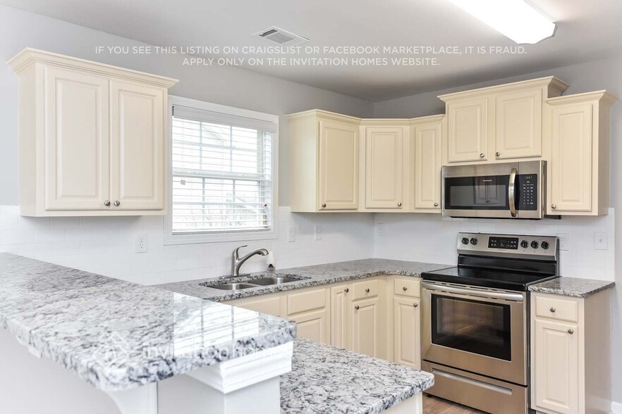 Building Photo - 6422 Grand Hickory Dr