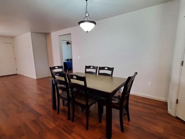 Building Photo - 37 W Thatcher St