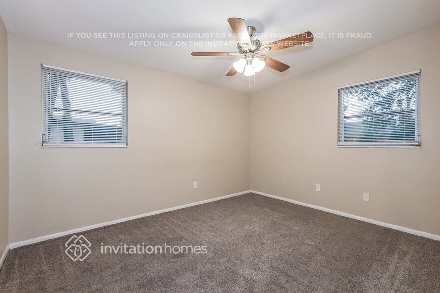 Building Photo - 1110 E Camellia Dr