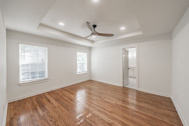 Building Photo - CHARMING HOME Close to TCU Campus!