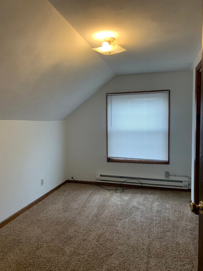 Building Photo - 1212 W Nowland Ave