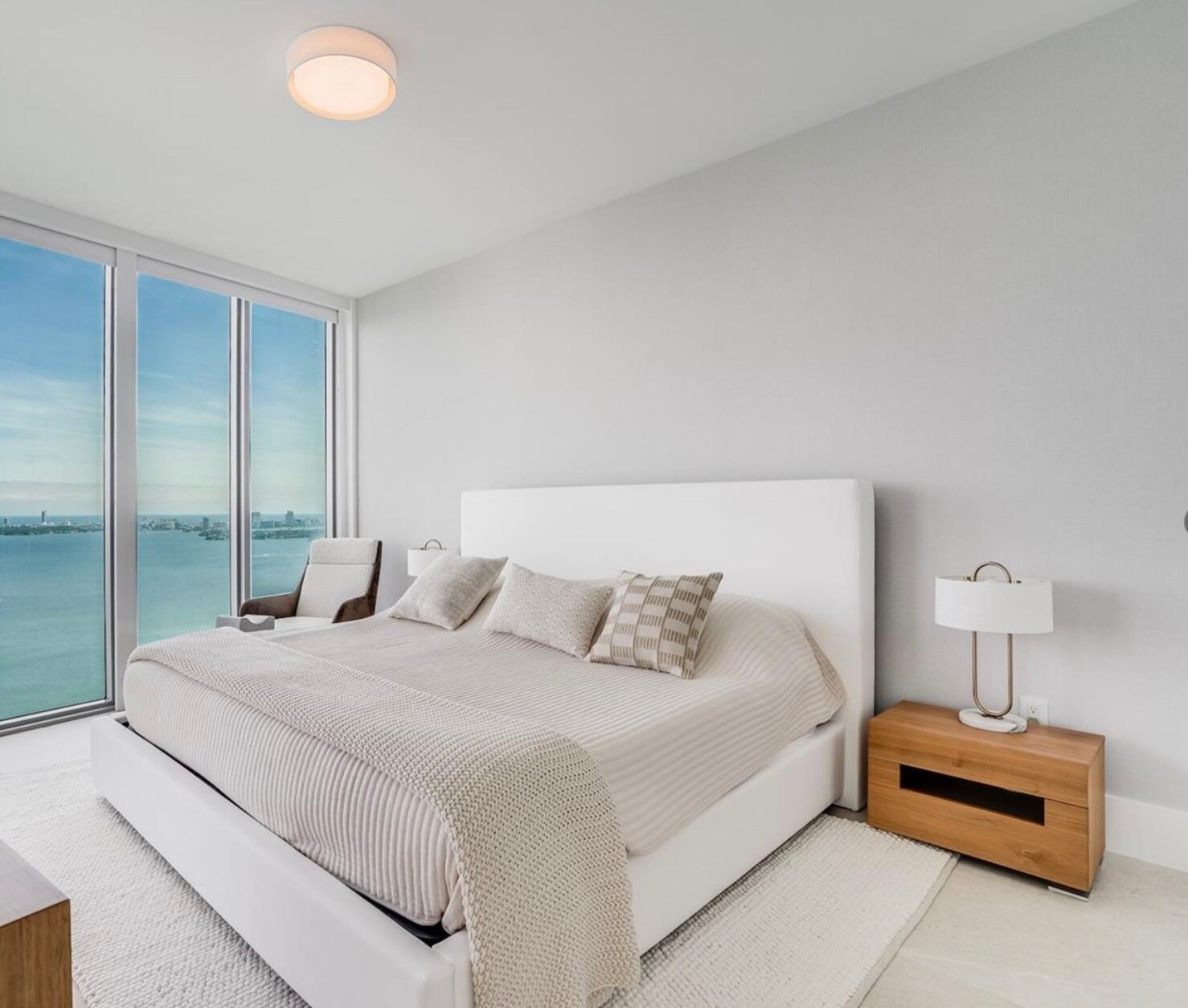 Building Photo - 2900 NE 7th Ave