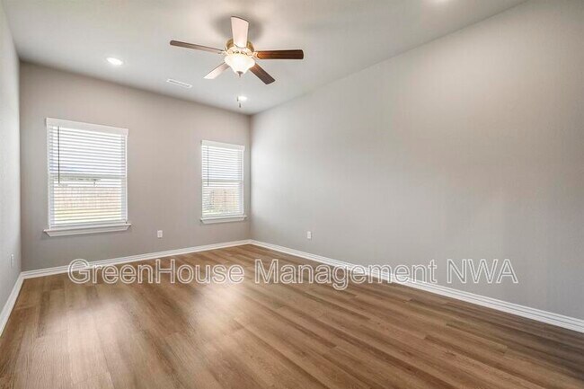 Building Photo - 210 Williams ct