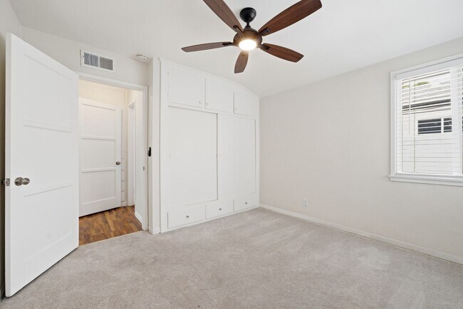 Building Photo - Newly Remodeled 3-Bedroom on Balboa Island – Steps from Shops and the Ferry