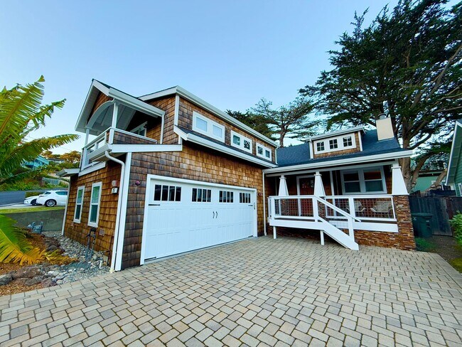 Building Photo - Luxurious Pacifica Retreat with Bonus Suite & EV Ready!