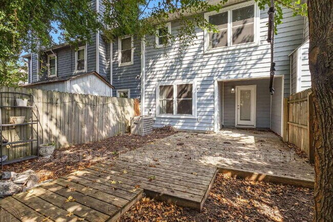 Building Photo - 2305 Merl Cir