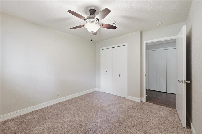 Building Photo - 6795 Greenwood Dr