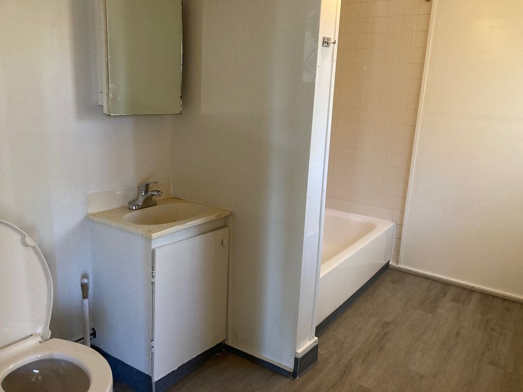 Building Photo - 1015 Manitou Ave