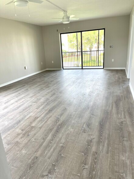 Living room - 1850 Atlantic St