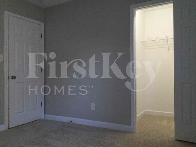 Building Photo - 1401 Clooney Ln