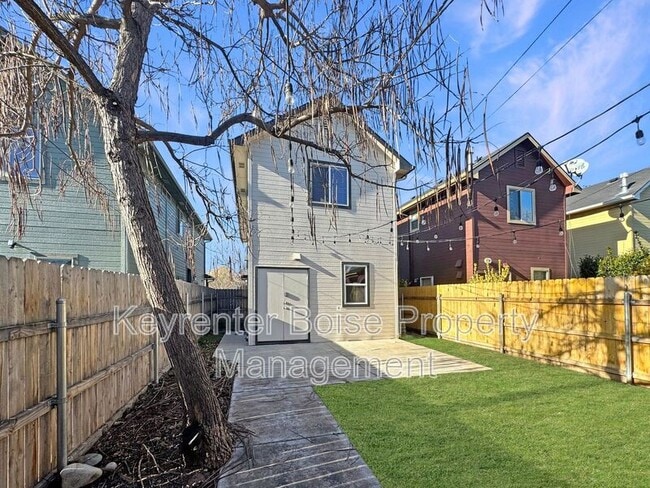 Building Photo - 1838 S Latah St