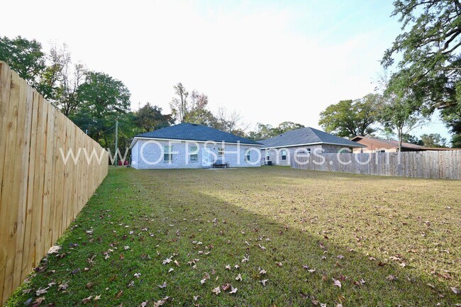 Building Photo - 113 Shady Ln