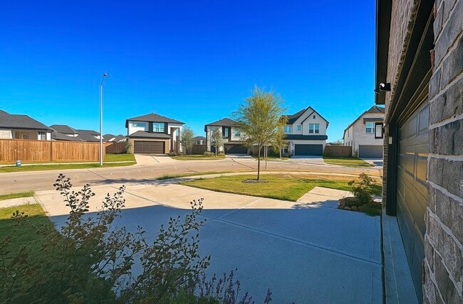 Building Photo - 9638 Lily Vis Ln