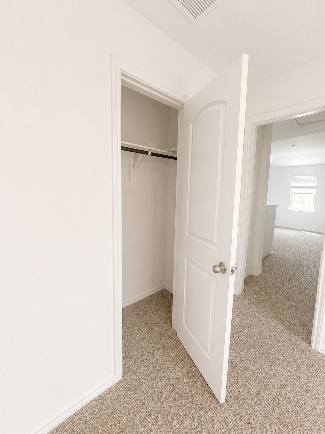 Building Photo - 5207 Twin Acorn Ct