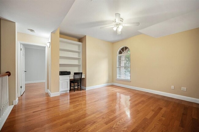 Building Photo - 1215 Boerne Dr