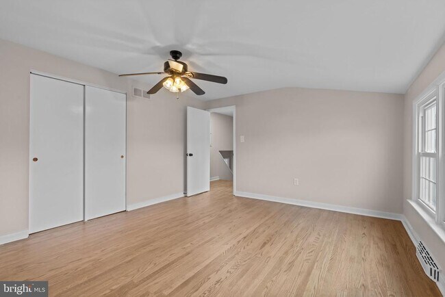 Building Photo - 131 Kipling Dr