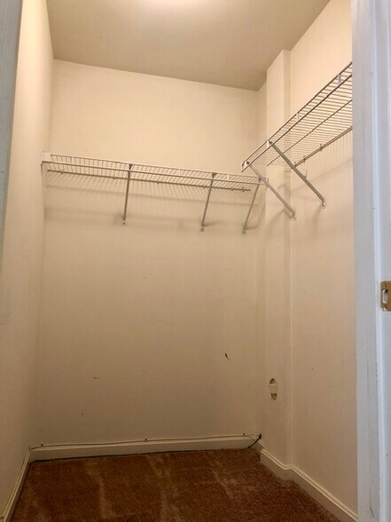 Building Photo - 146 Moore Dr