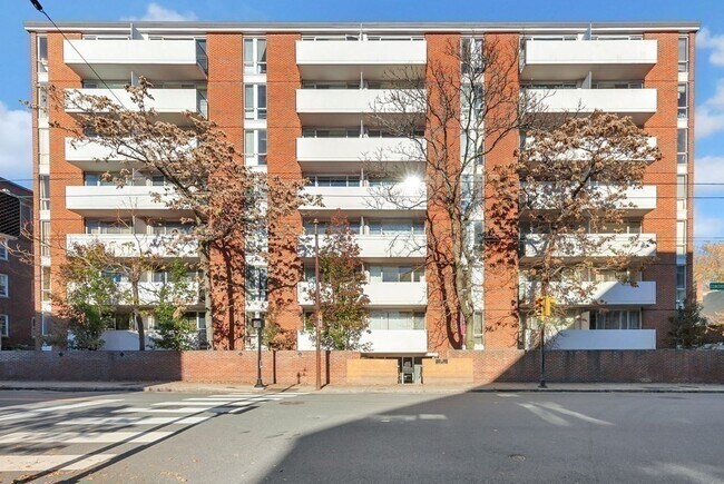 Building Photo - 31 Concord Ave