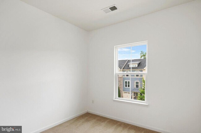 Building Photo - 708 Apple Orchard Dr