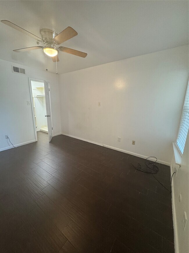 Building Photo - 7838 Vickijohn Dr