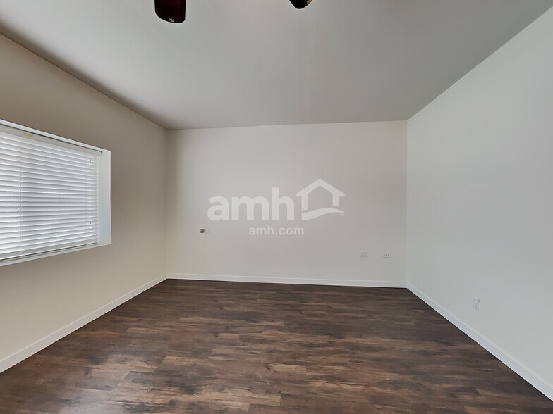 Building Photo - 7890 W Powell St