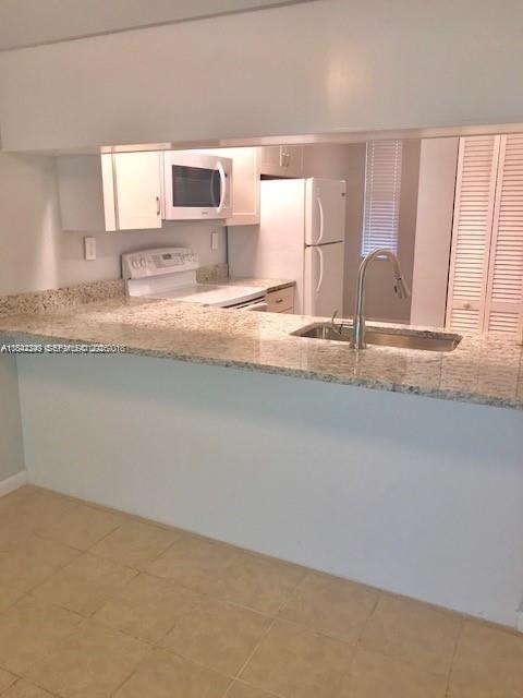 Building Photo - 6800 Cypress Rd