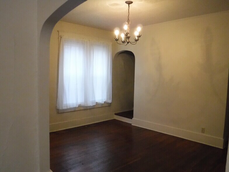 dining room - 124 N F St