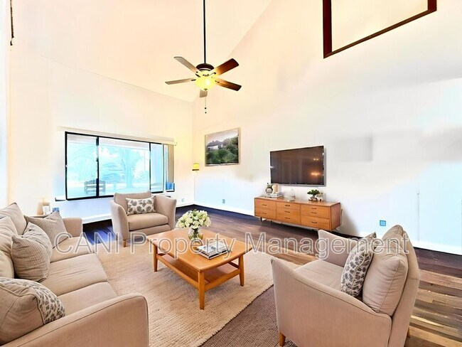 Building Photo - 435 Loblolly Ln