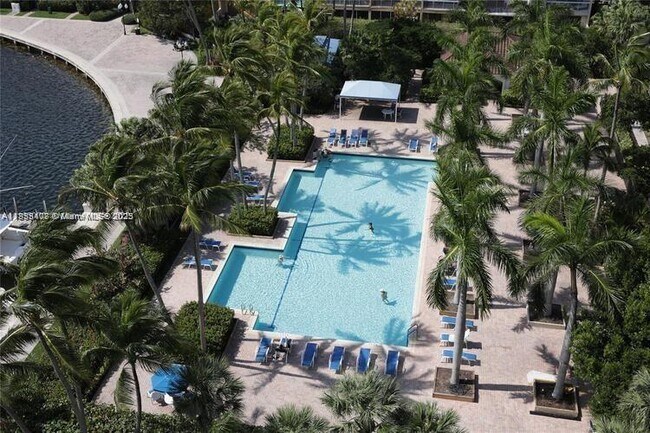 Building Photo - 3610 Yacht Club Dr