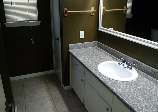 Building Photo - 3515 Hidden Pines Dr