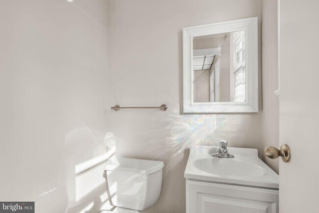 Building Photo - 272 Kalos St