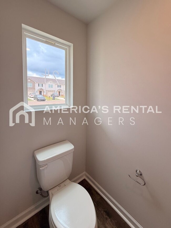 Building Photo - Townhouse for Rent in Lincoln, AL!! MINUTES from Honda!! Available to View Now!!!