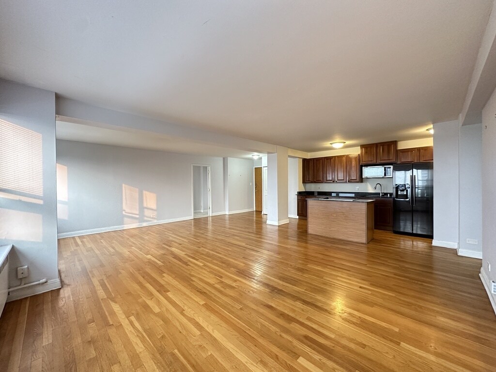 Building Photo - 4180 N Marine Dr