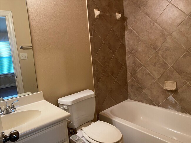 Building Photo - 25503 Lockspur Dr