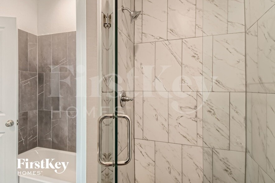 Building Photo - 7360 Parkside Pl Dr