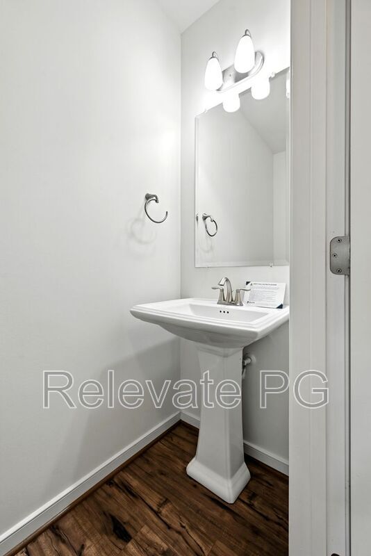 Building Photo - 9893 Honeybee Dr