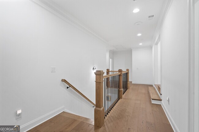 Building Photo - 2045 Kent Ct