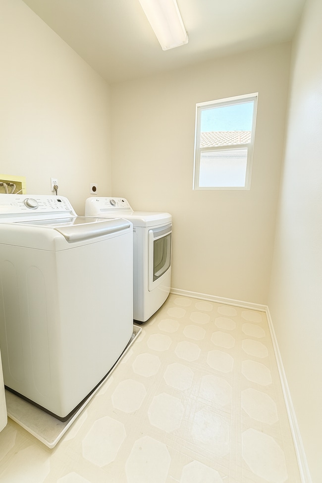 Building Photo - 11855 Westview Pkwy