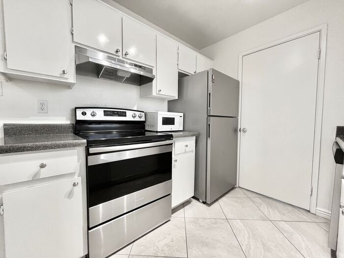 Building Photo - 16818 N 56th St
